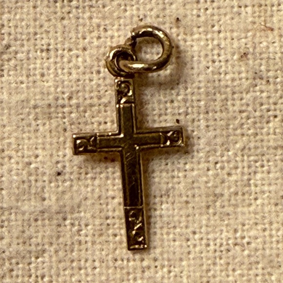 Jewelry - 9K yellow gold petite Cross pendant